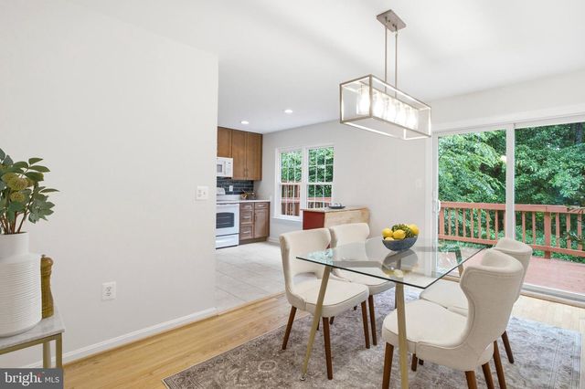 6165 FOREST CREEK LN, Springfield, VA 22152