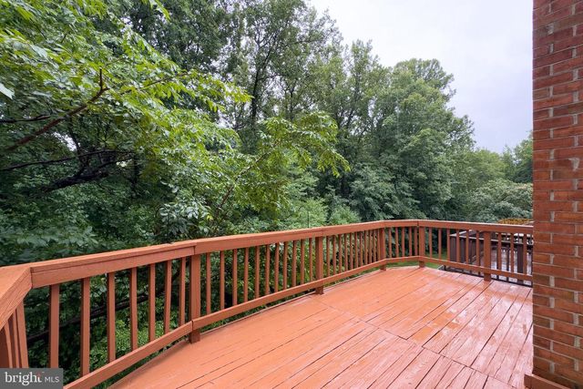 6165 FOREST CREEK LN, Springfield, VA 22152