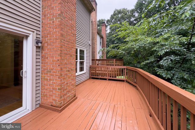 6165 FOREST CREEK LN, Springfield, VA 22152
