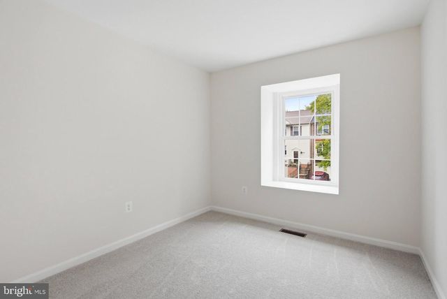 6165 FOREST CREEK LN, Springfield, VA 22152