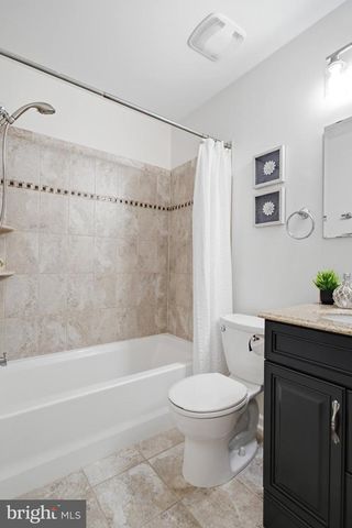 6165 FOREST CREEK LN, Springfield, VA 22152
