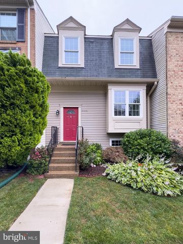 6165 FOREST CREEK LN, Springfield, VA 22152