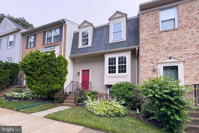 6165 FOREST CREEK LN, Springfield, VA 22152