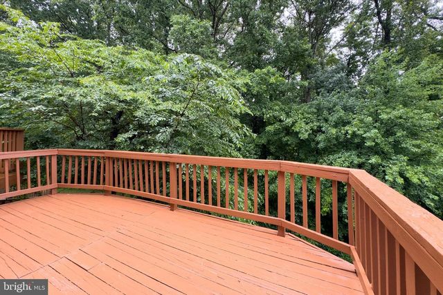 6165 FOREST CREEK LN, Springfield, VA 22152