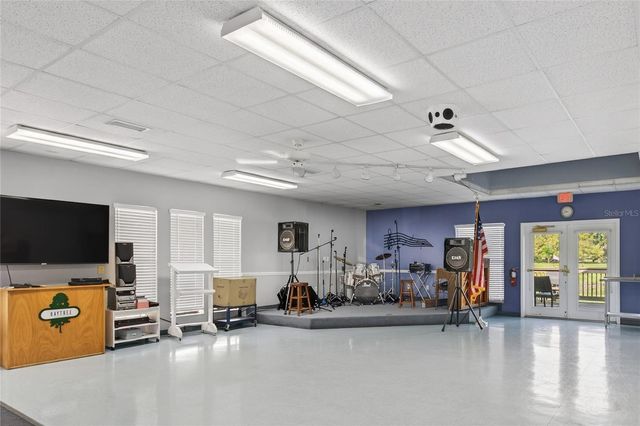 240 JUNIPER WAY, Tavares, FL 32778