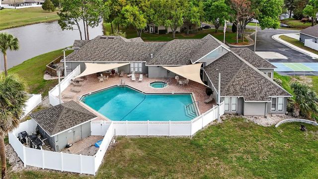 240 JUNIPER WAY, Tavares, FL 32778