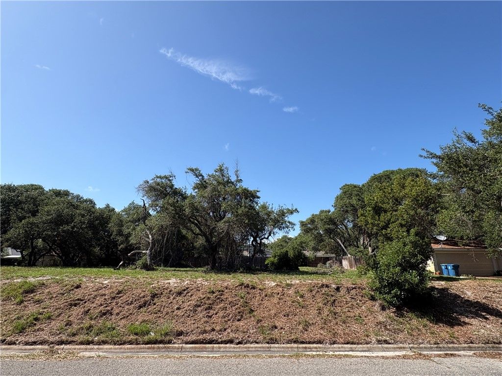 3106 Traylor Blvd, Rockport, TX 78382 — photo 5