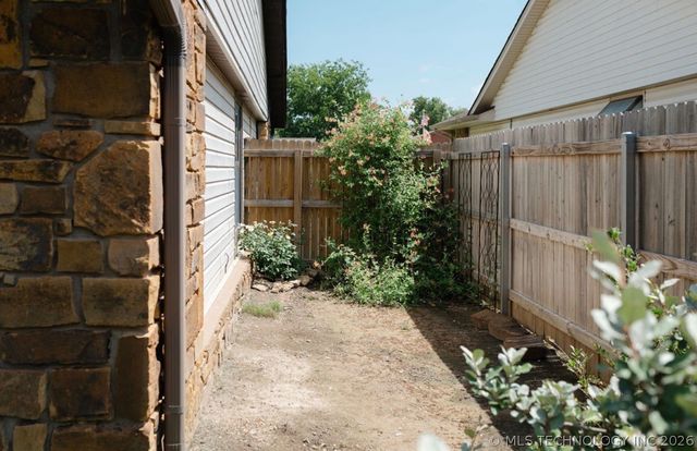 14248 E 37th Place, Tulsa, OK 74134