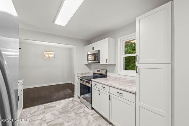 1004 River Street, Jacksonville, NC 28540