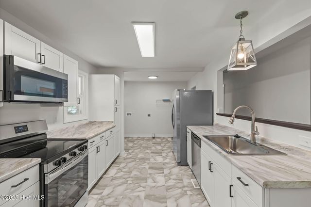 1004 River Street, Jacksonville, NC 28540
