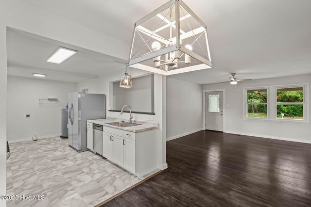 1004 River Street, Jacksonville, NC 28540