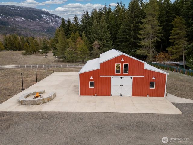 182 Silver Ridge Ranch Road, Easton, WA 98925