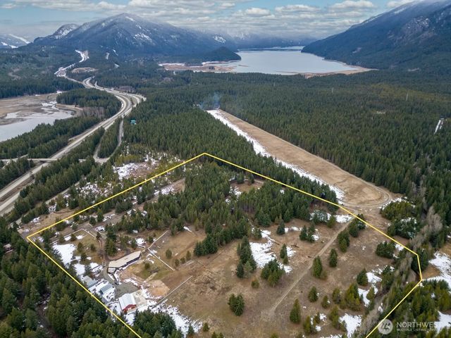 182 Silver Ridge Ranch Road, Easton, WA 98925