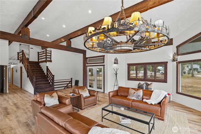 182 Silver Ridge Ranch Road, Easton, WA 98925