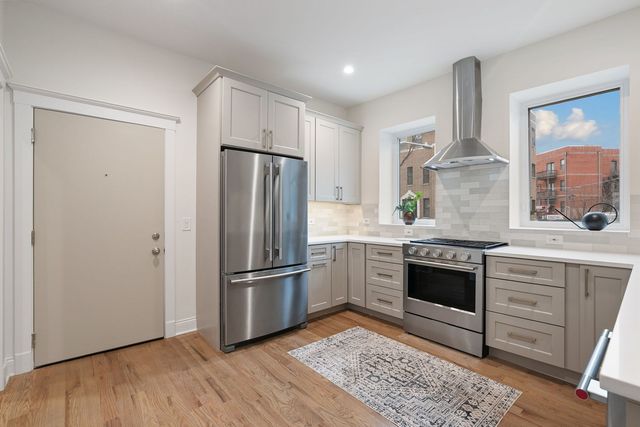 3354 N Whipple Street 1F, Chicago, IL 60618