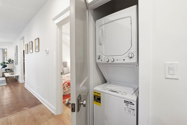 3354 N Whipple Street 1F, Chicago, IL 60618