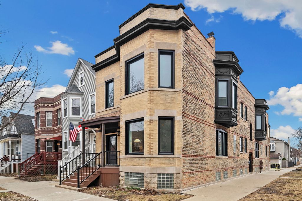 3354 N Whipple Street 1F, Chicago, IL 60618