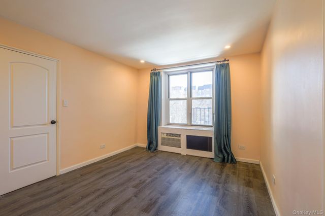 209-15 18th Avenue 3E, Bayside, NY 11360