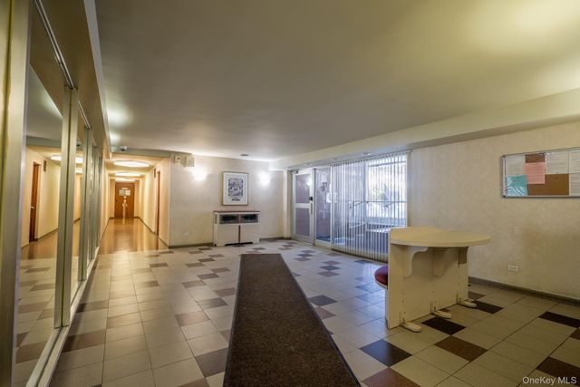 209-15 18th Avenue 3E, Bayside, NY 11360