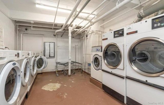 209-15 18th Avenue 3E, Bayside, NY 11360