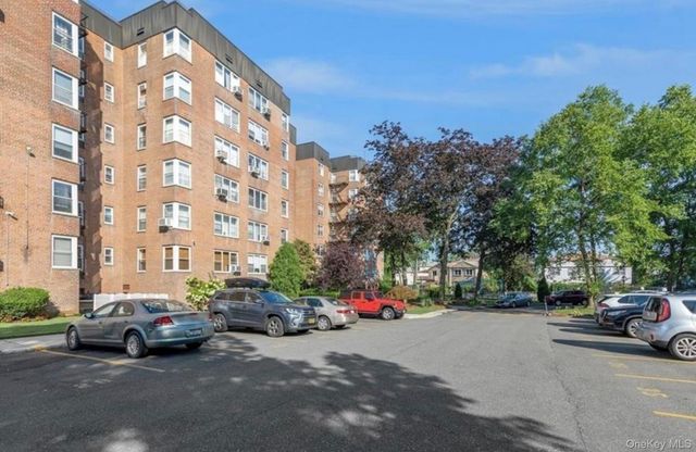 209-15 18th Avenue 3E, Bayside, NY 11360