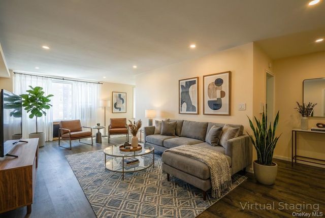 209-15 18th Avenue 3E, Bayside, NY 11360