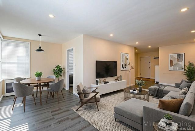 209-15 18th Avenue 3E, Bayside, NY 11360