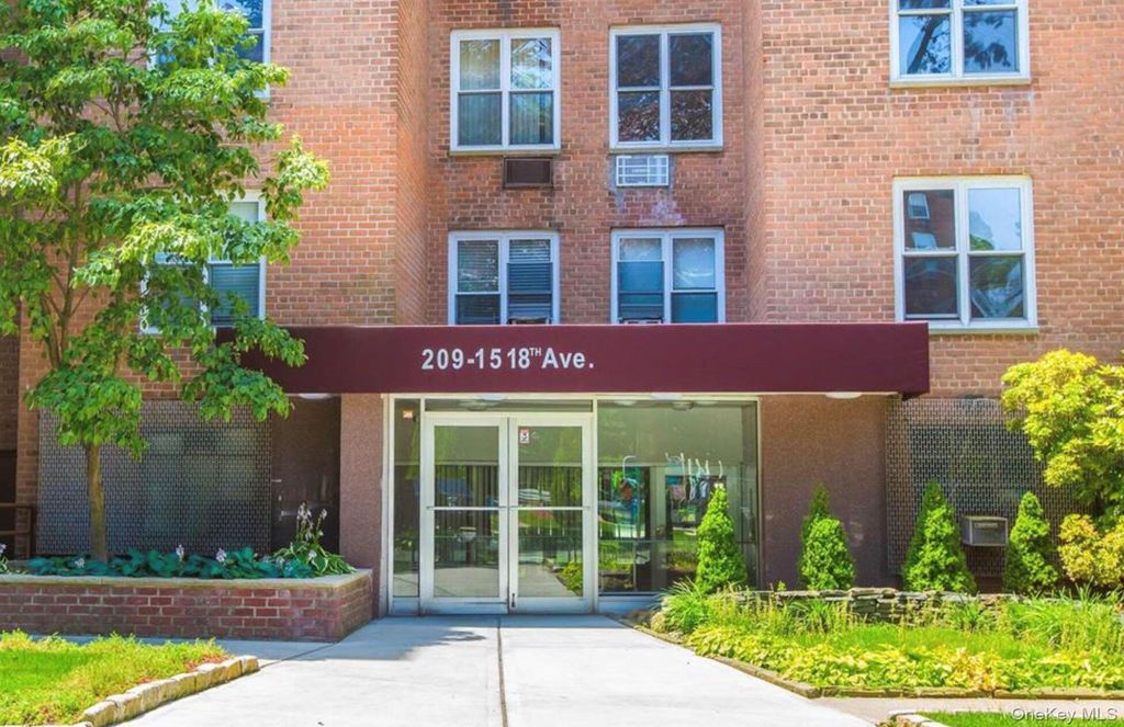 209-15 18th Avenue 3E, Bayside, NY 11360