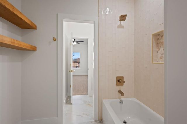 3073 Road Runner Court, Guthrie, OK 73044