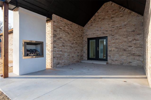 3073 Road Runner Court, Guthrie, OK 73044