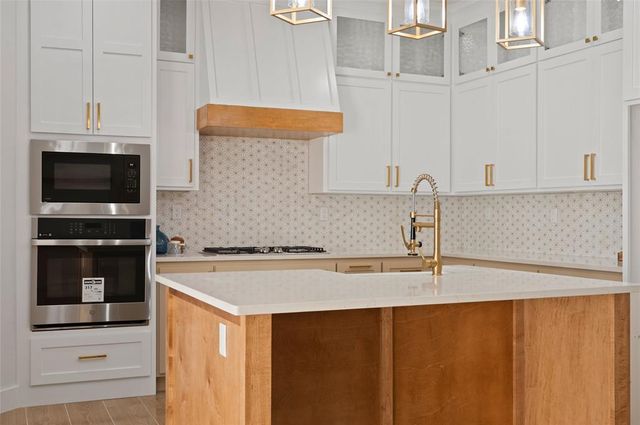 3073 Road Runner Court, Guthrie, OK 73044