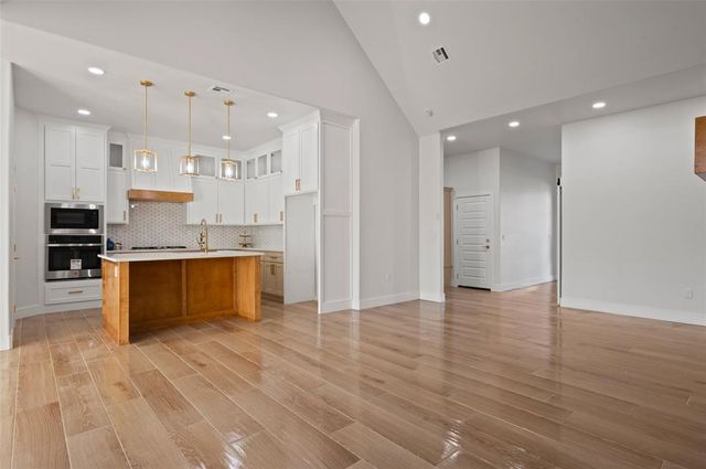 3073 Road Runner Court, Guthrie, OK 73044