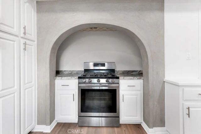 20540 Keswick, Los Angeles, CA 91306