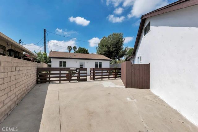 20540 Keswick, Los Angeles, CA 91306