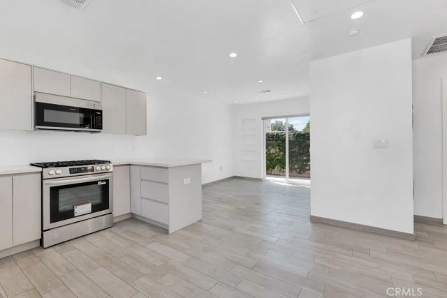 20540 Keswick, Los Angeles, CA 91306