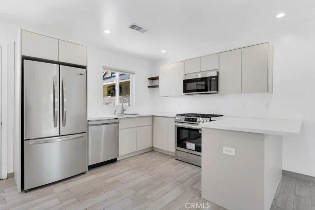 20540 Keswick, Los Angeles, CA 91306