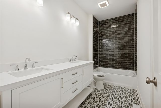 3650 Wintergreen Terrace, Algonquin, IL 60102