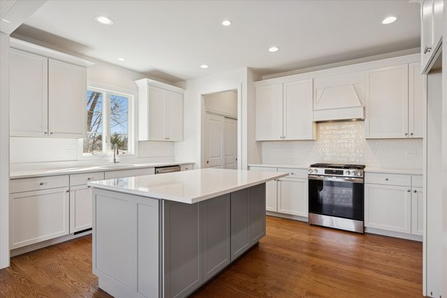 3650 Wintergreen Terrace, Algonquin, IL 60102