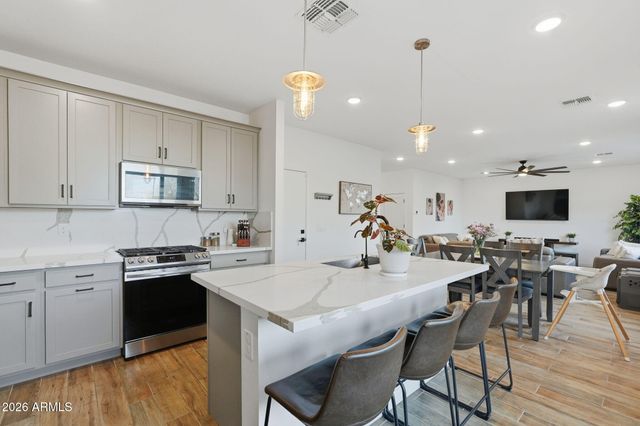 9240 E SEQUENCE Avenue, Mesa, AZ 85212