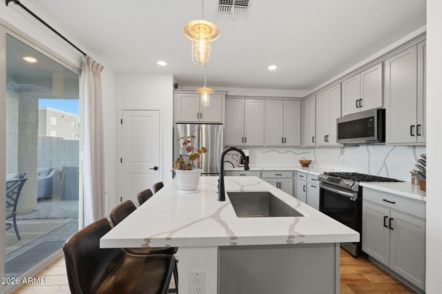 9240 E SEQUENCE Avenue, Mesa, AZ 85212