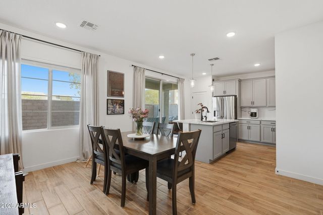 9240 E SEQUENCE Avenue, Mesa, AZ 85212