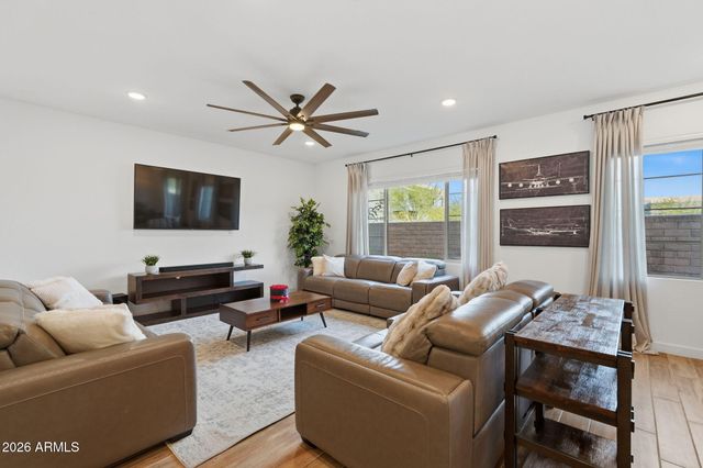 9240 E SEQUENCE Avenue, Mesa, AZ 85212