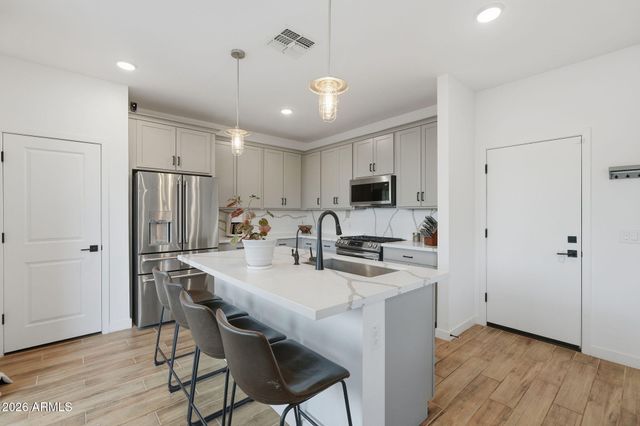 9240 E SEQUENCE Avenue, Mesa, AZ 85212