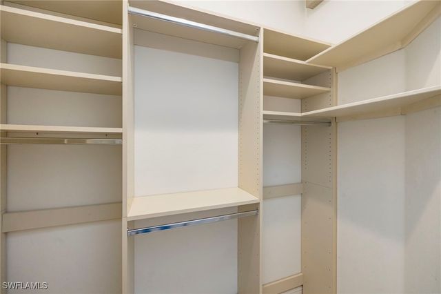 5025 Maxwell CIR 2, Naples, FL 34105