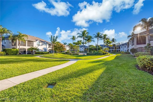 5025 Maxwell CIR 2, Naples, FL 34105