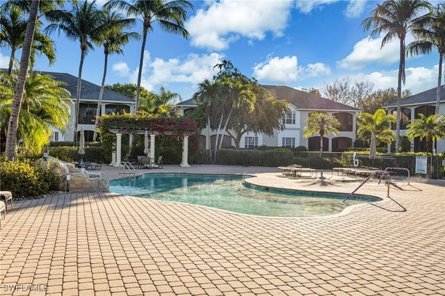 5025 Maxwell CIR 2, Naples, FL 34105