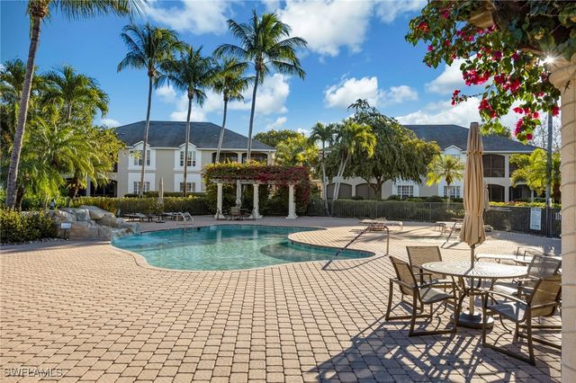 5025 Maxwell CIR 2, Naples, FL 34105