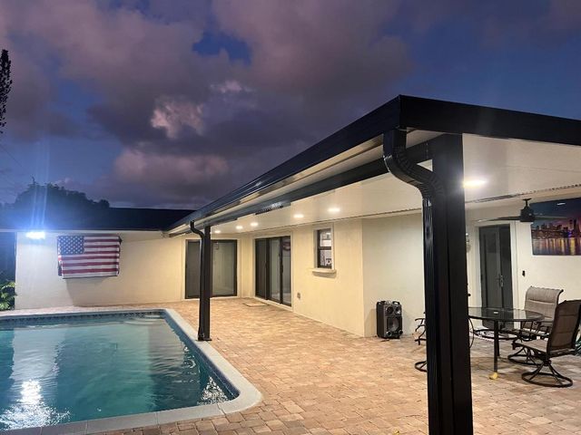 1283 Wynnewood Dr Drive, West Palm Beach, FL 33417