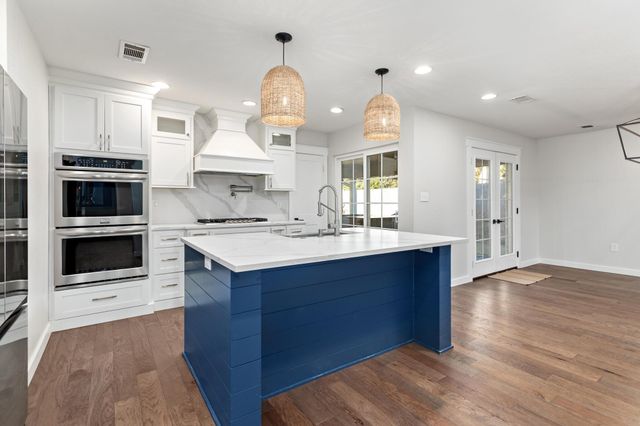 2208 Spring Oak Lane, Orange, TX 77632