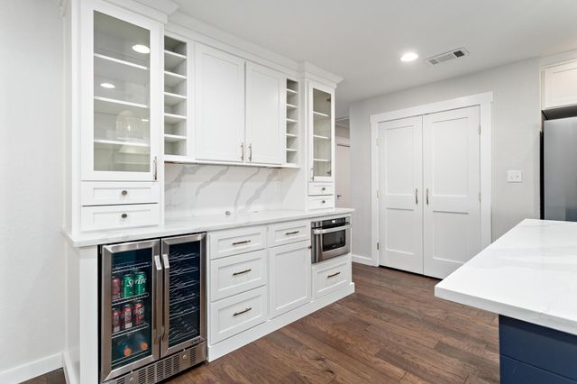 2208 Spring Oak Lane, Orange, TX 77632